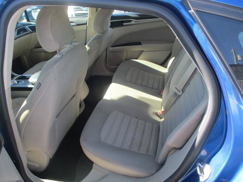 Used 2018 Ford Fusion SE FWD image 9