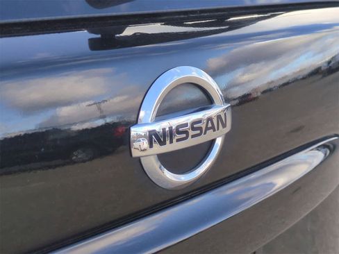 Used 2015 Nissan Murano S image 12