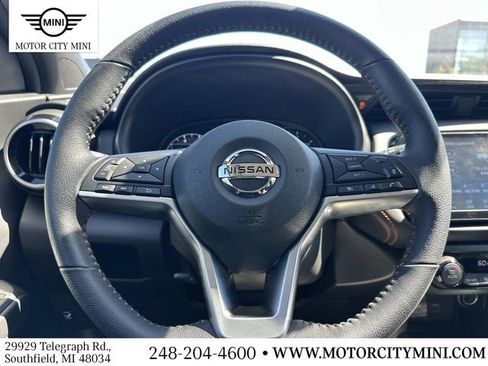 Used 2021 Nissan Kicks SR w/ Interior Electronics Package FWD image 23