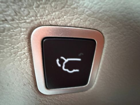 Used 2020 Chrysler Pacifica Limited image 33