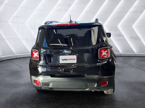 Used 2023 Jeep Renegade Latitude w/ Premium Group image 5