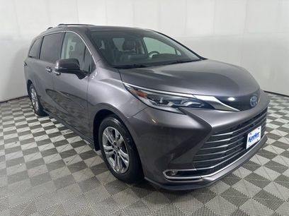 Used 2023 Toyota Sienna Platinum