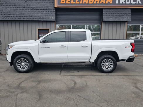 Used 2023 Chevrolet Colorado LT w/ LT Convenience Package II image 8