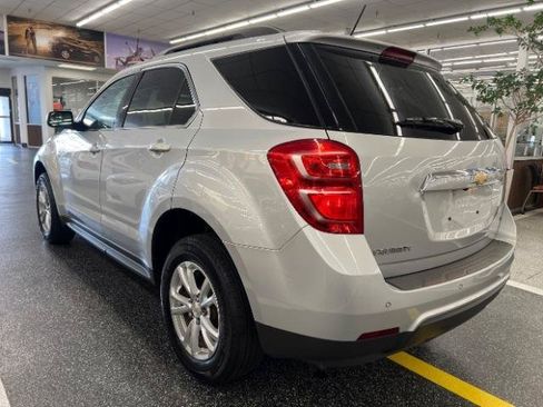 Used 2017 Chevrolet Equinox LT w/ Convenience Package FWD image 6