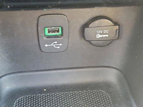 Used 2013 Chrysler 200 Limited FWD image 24