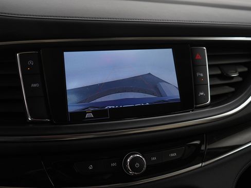 Used 2023 Buick Enclave Essence image 23