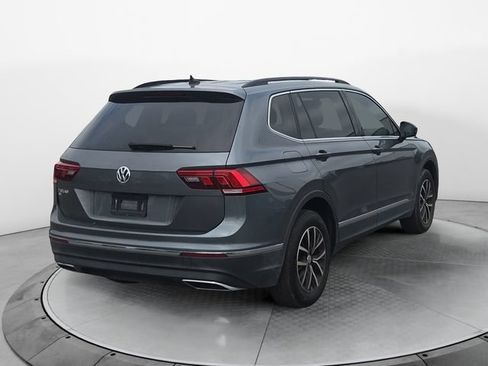 Used 2021 Volkswagen Tiguan SE w/ Panoramic Sunroof Package FWD image 5