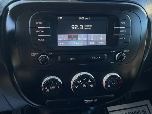 Used 2019 Kia Soul image 23