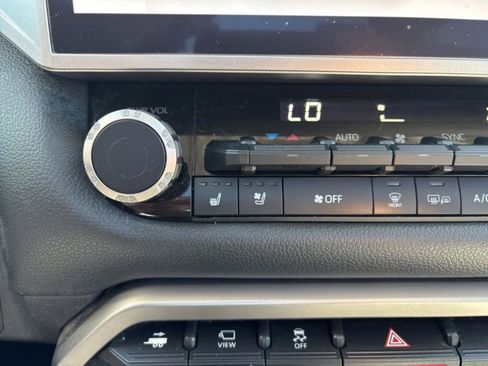 Used 2024 Toyota Tundra Limited AWD/4WD image 21