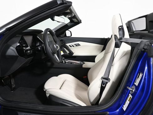New 2026 BMW Z4 sDrive30i w/ Premium Package RWD image 3