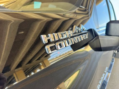 Used 2020 Chevrolet Silverado 3500 High Country w/ Technology Package AWD/4WD image 10
