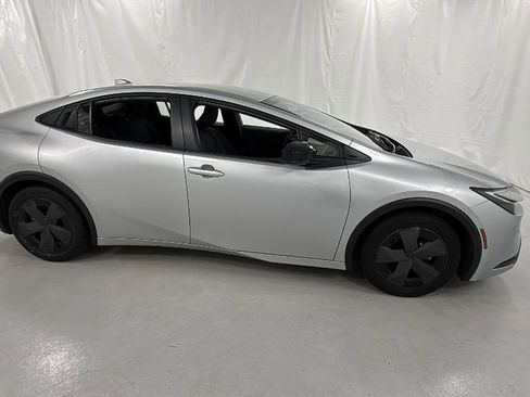 Used 2024 Toyota Prius LE image 2