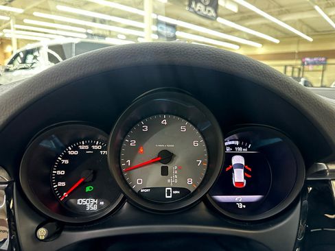 Used 2016 Porsche Macan S image 23