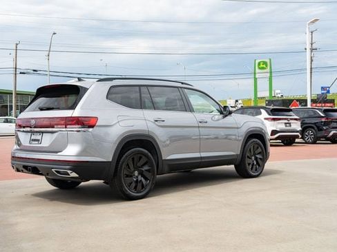 New 2026 Volkswagen Atlas SE FWD image 6