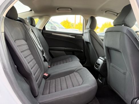 Used 2020 Ford Fusion SE FWD image 17