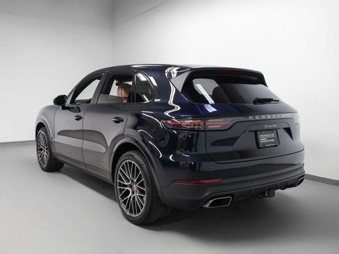 Certified 2023 Porsche Cayenne AWD/4WD image 3