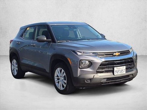 Used 2022 Chevrolet TrailBlazer LS FWD image 3