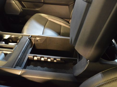 Used 2025 Ford F150 Lariat AWD/4WD image 22