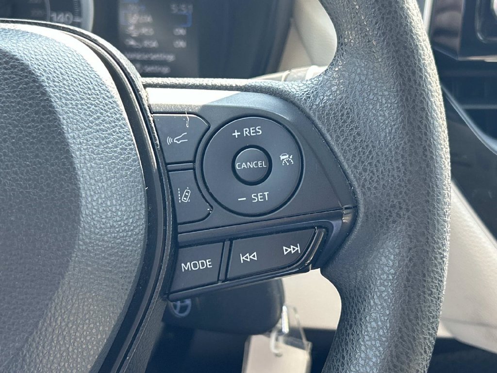 Used 2021 Toyota Corolla LE FWD image 24