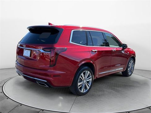 Certified 2025 Cadillac XT6 Premium Luxury image 7