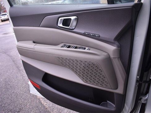 New 2026 Kia Carnival EX image 35