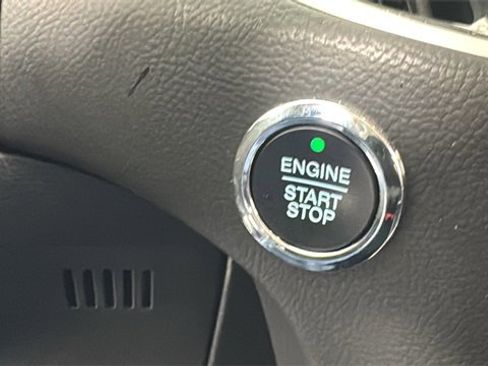 Used 2024 Ford Edge SE image 23