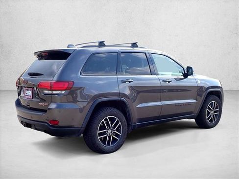 Used 2018 Jeep Grand Cherokee Trailhawk w/ Trailhawk Luxury Group AWD/4WD image 4