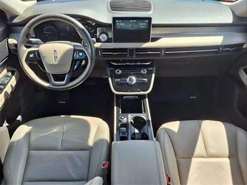 Used 2021 Lincoln Corsair AWD w/ Premium Package image 16