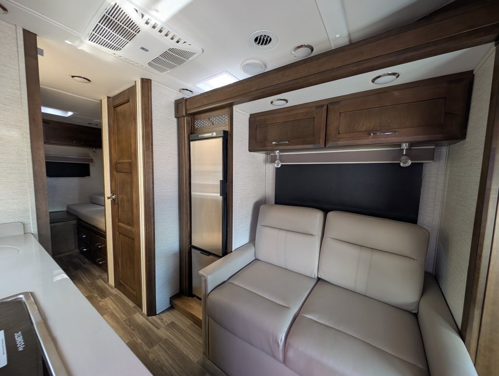 Used 2020 Mercedes-Benz Sprinter 3500 image 21