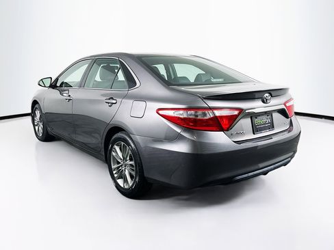 Used 2017 Toyota Camry SE image 5