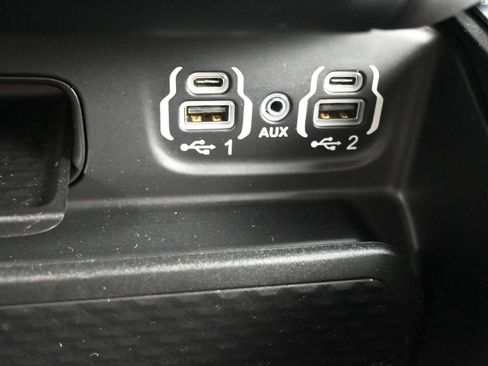 Used 2022 RAM 1500 Big Horn AWD/4WD image 16