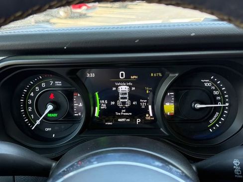 Used 2024 Jeep Wrangler Unlimited Sahara AWD/4WD image 21