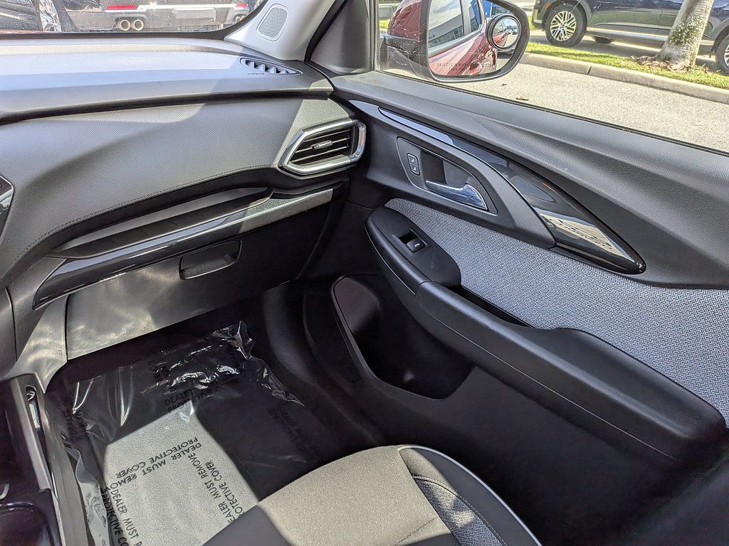 Used 2023 Chevrolet TrailBlazer LT w/ Convenience Package FWD image 16