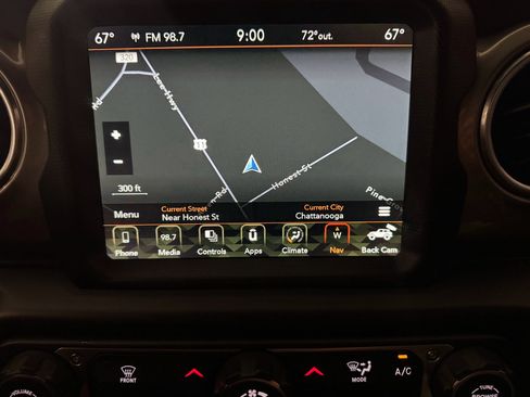 Used 2018 Jeep Wrangler Unlimited Sahara AWD/4WD image 28
