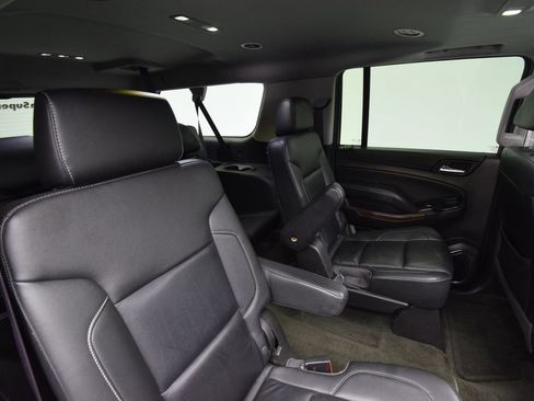 Used 2016 Chevrolet Suburban LT image 18