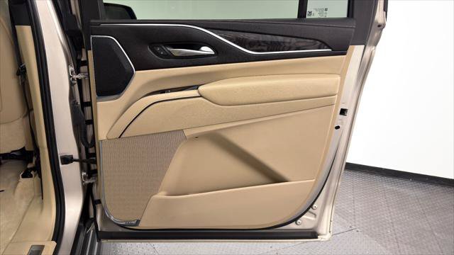 Used 2021 Cadillac Escalade ESV Premium Luxury AWD/4WD image 21