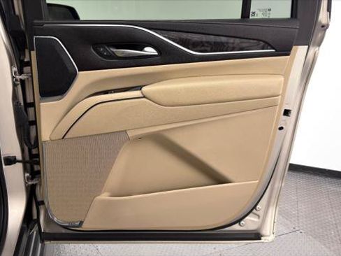 Used 2021 Cadillac Escalade ESV Premium Luxury AWD/4WD image 21