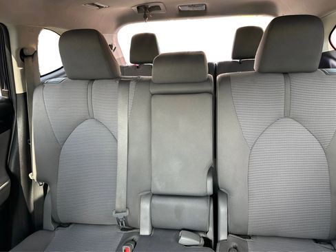 Used 2022 Toyota Highlander LE image 13