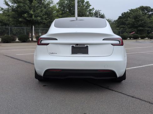 Used 2024 Tesla Model 3 Standard Range RWD image 5