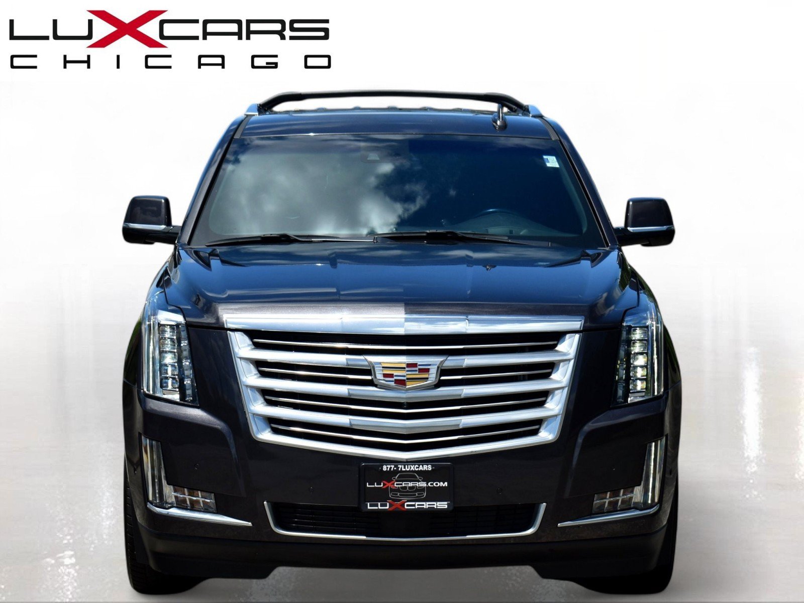 Used 2017 Cadillac Escalade Platinum AWD/4WD image 3