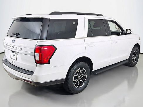 Used 2024 Ford Expedition XLT image 11