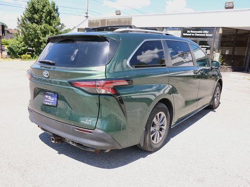 Used 2021 Toyota Sienna LE AWD/4WD image 7