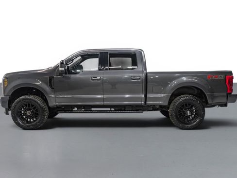 Used 2019 Ford F250 Lariat w/ Lariat Ultimate Package AWD/4WD image 9