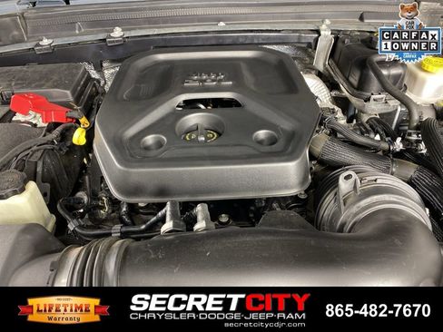 Used 2024 Jeep Wrangler Unlimited w/ Convenience Group AWD/4WD image 34