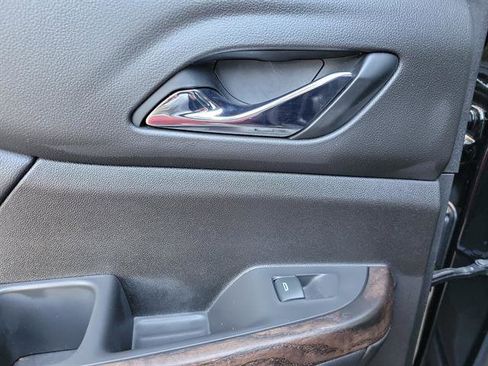 Used 2021 GMC Acadia Denali w/ Denali Technology Package image 12