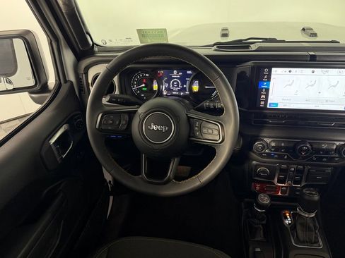Used 2024 Jeep Wrangler Unlimited AWD/4WD image 14