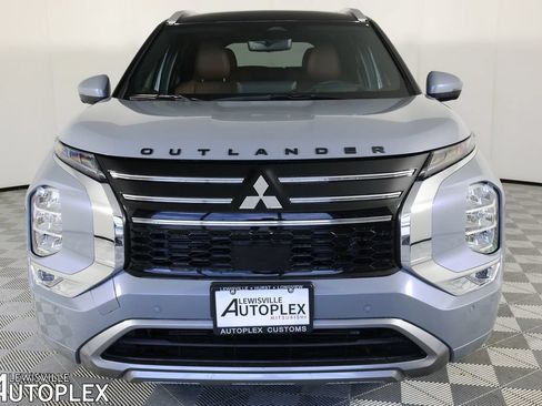 Used 2025 Mitsubishi Outlander SEL FWD image 2