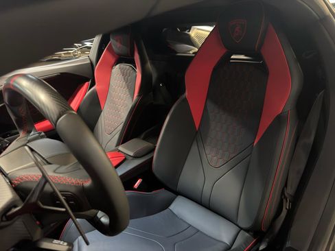 Used 2024 Lamborghini Revuelto AWD/4WD image 26