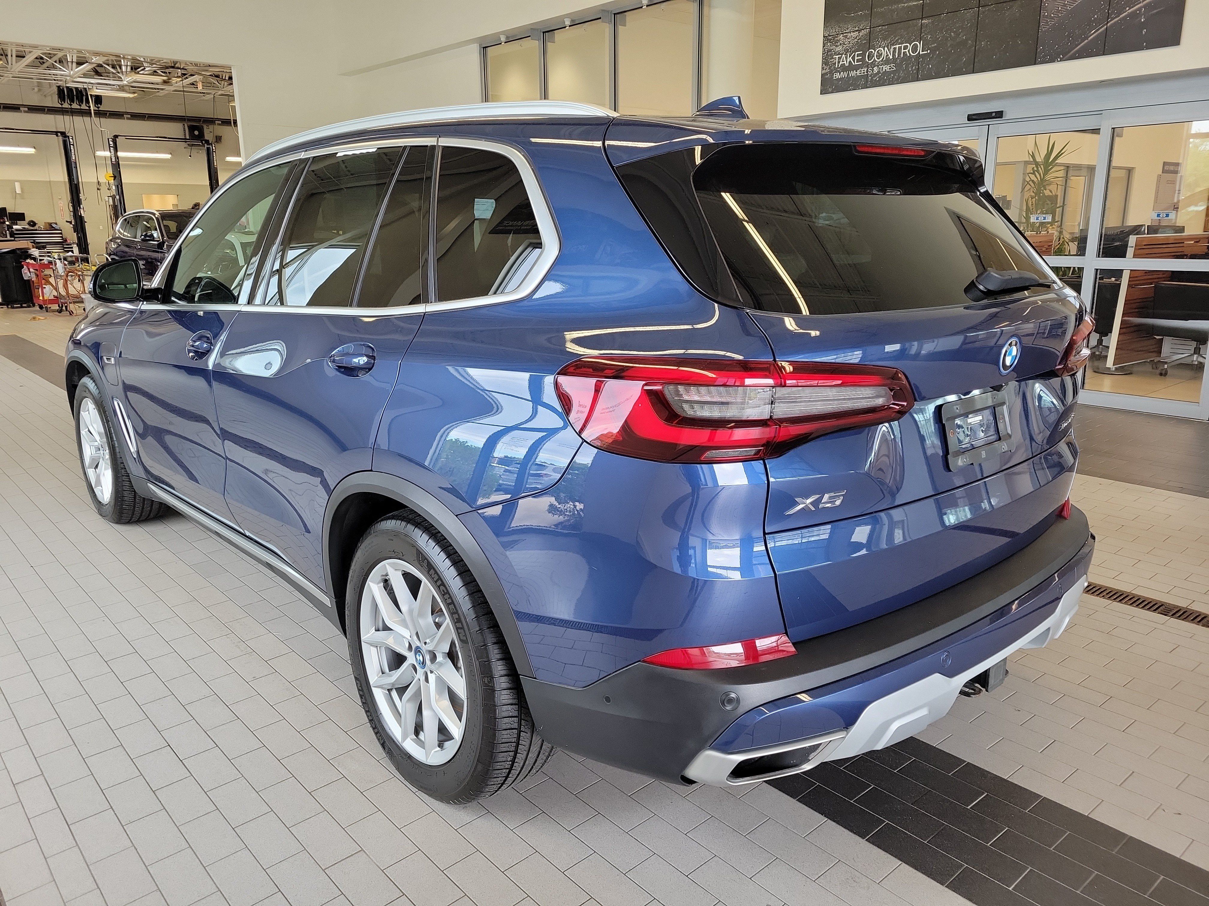 Used 2022 BMW X5 xDrive45e w/ Luxury Seating Package AWD/4WD image 7