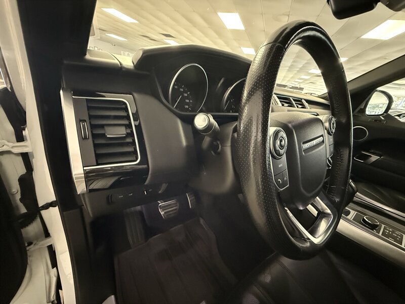 Used 2017 Land Rover Range Rover Sport HSE AWD/4WD image 19